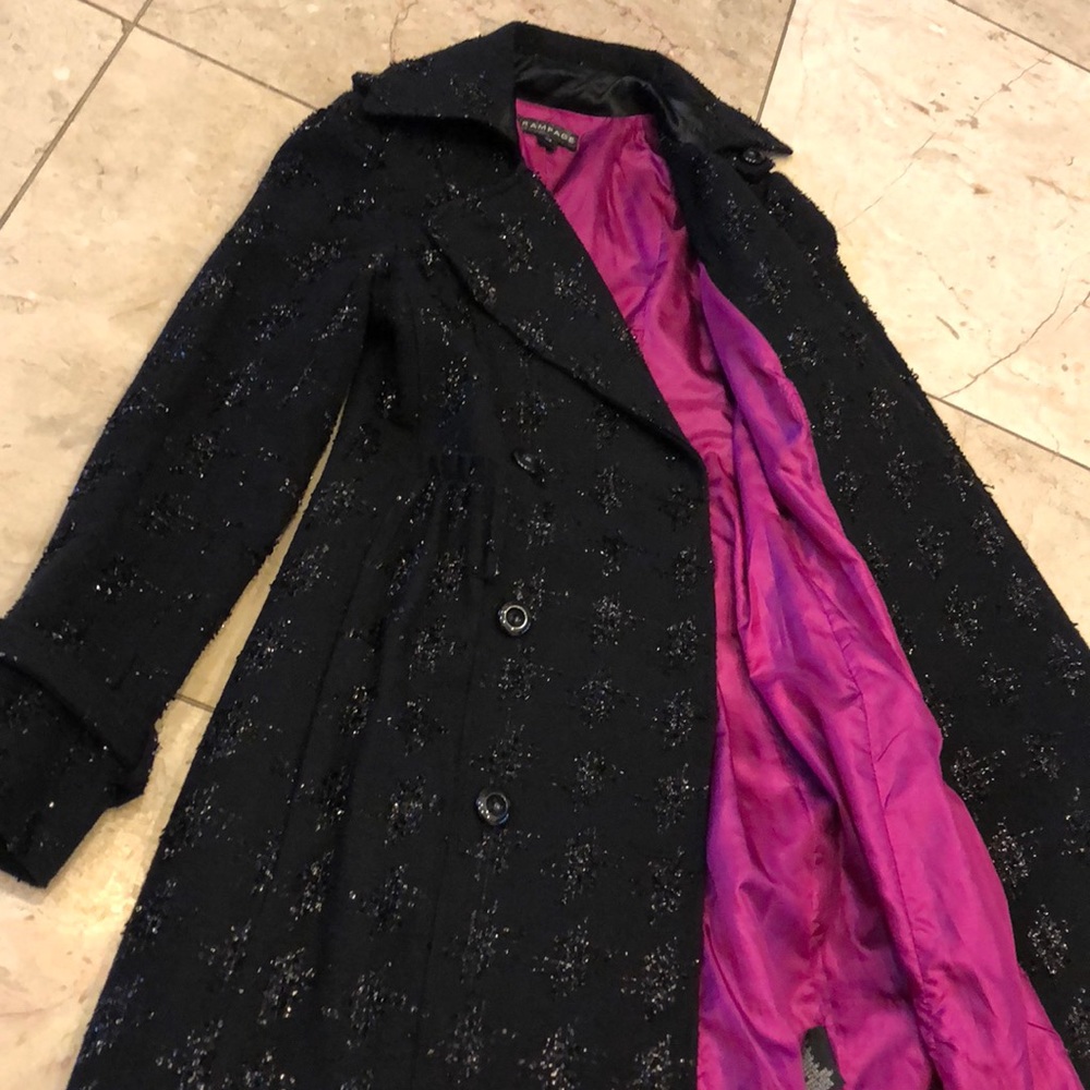 Beautiful black fabric lined knee length coat💕